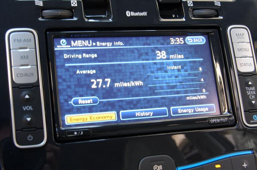  Nissan Leaf 2011 года  (фото 17 из 53)